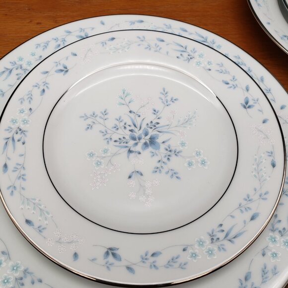 Noritake Carolyn 2693 Fine China Set for 2 – Luncheon, Bread, Cup & Saucer - Picture 7 of 15